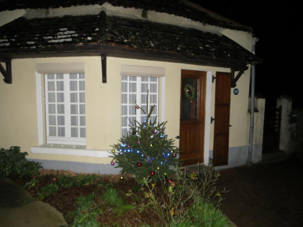 Charmante Maison Pres De Vezelay Voutenay-sur-Cure Exterior photo
